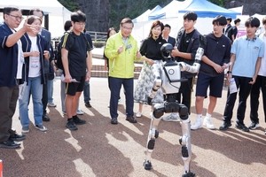Jungnang-gu Hosts 'Dream High' Career Fair to Inspire Local Youth
