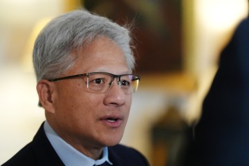 젠슨 황 “엔비디아, 내년 칩 판매량 올해보다 2배 예상”