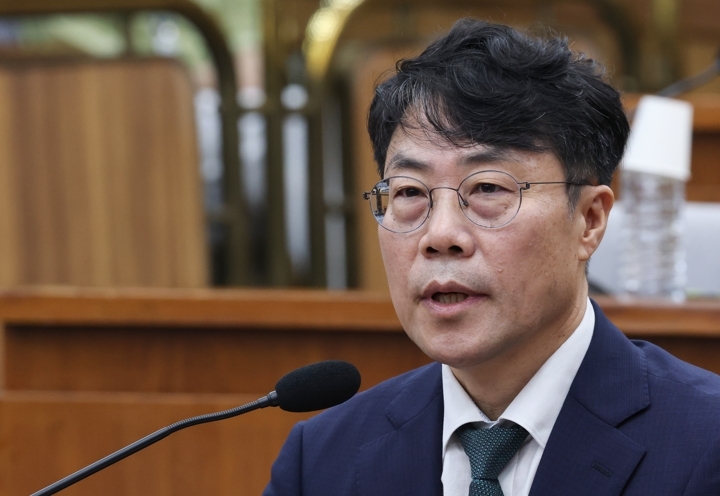 Supreme Court Justice nominee Kim Sung-soo attends his confirmation hearing at the National Assembly in Seoul on Monday. (Yonhap)
