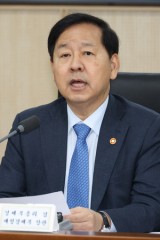 추석연휴 고속도로 주유소 기름값 ℓ당 100원 인하…유류세 인하 11월까지 연장