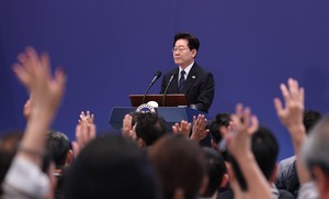 Lee rules out combat deployment to Strait of Hormuz, vows to protect nationals and oil routes