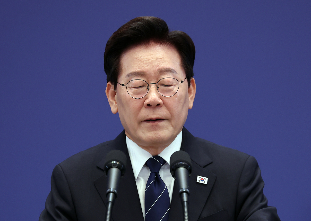 이재명 대통령이 18일 청와대 영빈관에서 기자회견을 하고 있다. [연합]