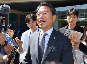靑 “김승원 결정 존중…후속절차 규정 따라 진행”