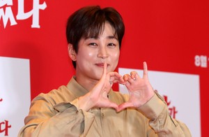 ‘개념 연예인’ 딘딘, 유튜브 수익 1000만원 통 큰 기부…“여러분 덕분”