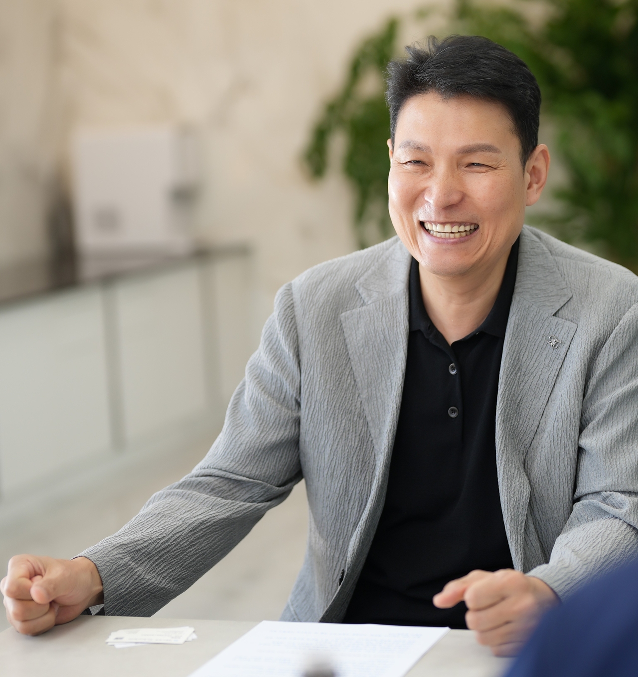 우영우 서울시수영연맹 회장이 17일 헤럴드경제와의 인터뷰에서 서울 수영의 선수 육성 기반과 공공체육시설 활용체계 개선 필요성을 설명하고 있다. 양정원 기자