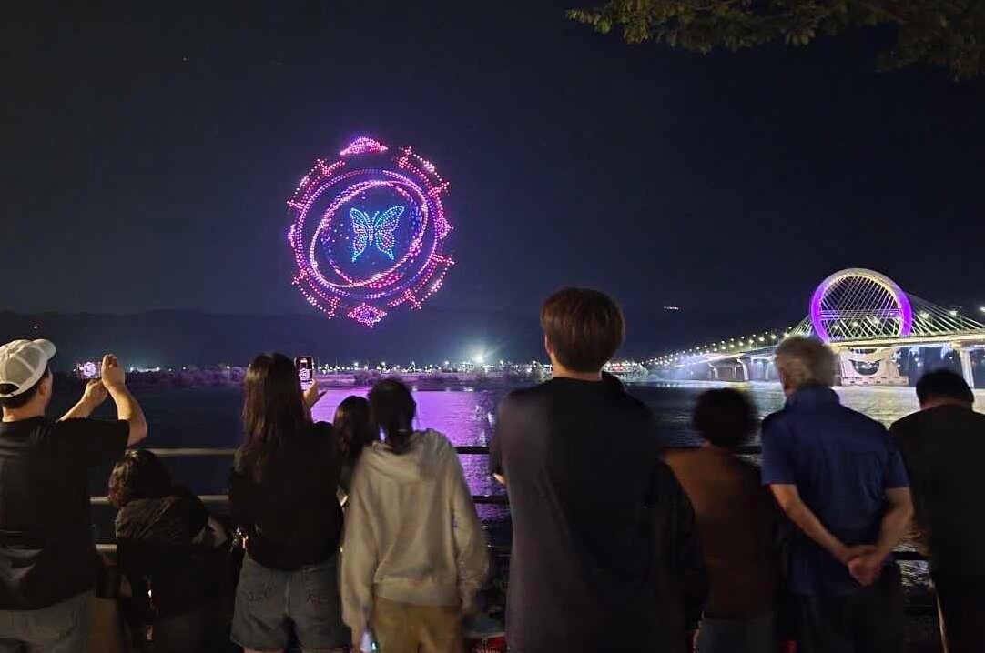 춘천 호수 드론라이트쇼 피날레