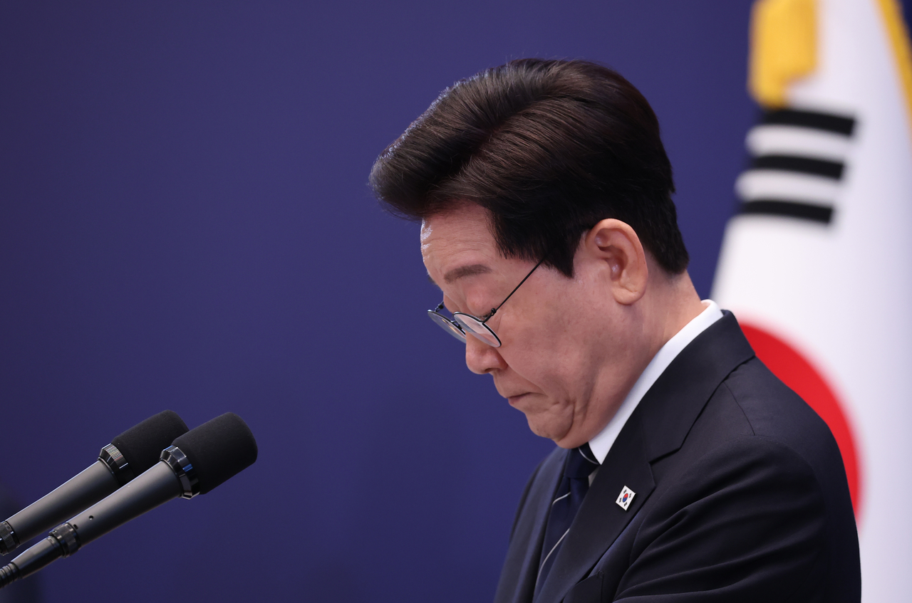 이재명 대통령이 18일 청와대 영빈관에서 기자회견을 하고 있다. [연합]