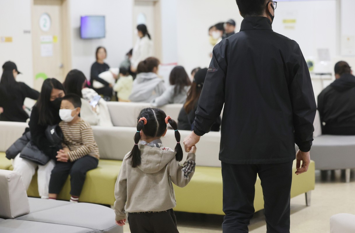 “올해 독감 왜 이리 빠르지?”…14세까지 무료, 병원 가기 전 ‘재고 확인’ 필수
