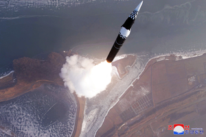 [Breaking] North Korea fires projectile toward East Sea