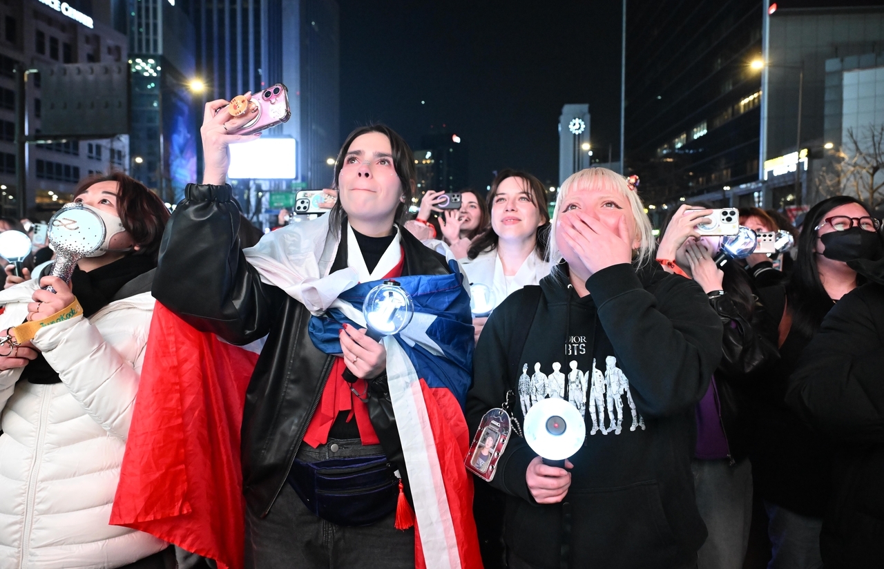 BTS fans wearing hanbok inspired by Arirang