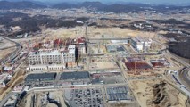 내년 2월 첫 가동인데 “용인 반도체 단지, 도로·용수에 발목…규제개선 시급”