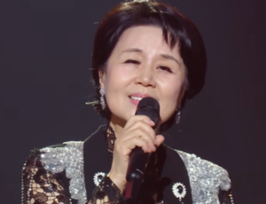 [뮤즈이슈]“망신 주기 아냐” 심수봉, 공개 저격으로 운 김다현에 하루만 사과