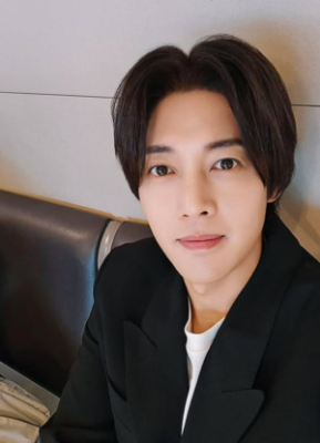 ‘사기 1티어’ 김현중, 새롭게 일어선 근황 “결혼식 축가에 사회까지…일개미 모드로”