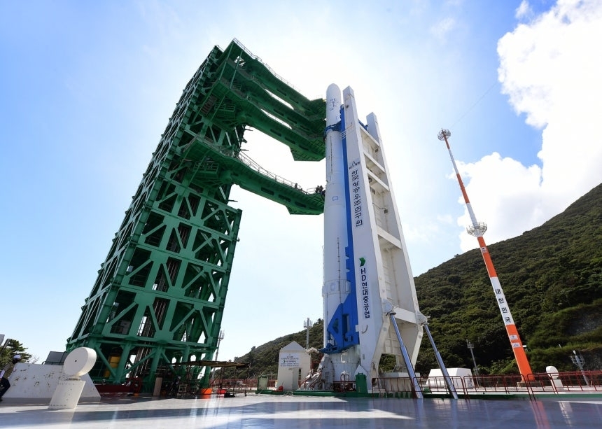 The Nuri rocket stands upright on the launch pad at Naro Space Center in Goheung, South Jeolla Province. [Korea AeroSpace Administration]