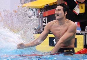 김영범, 자유형 50ｍ 대회新 금메달…수영 첫 금