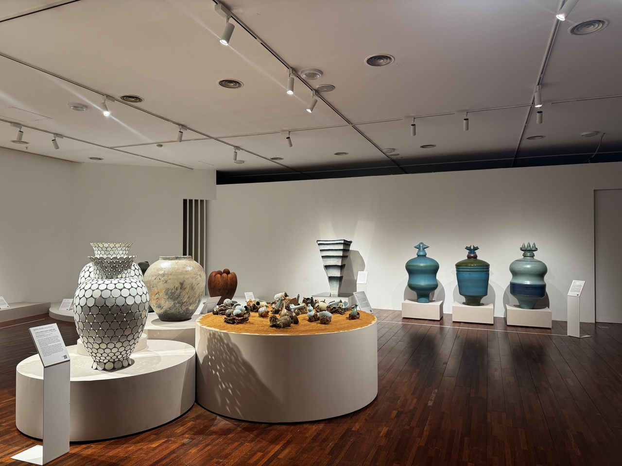 "Forms of Eternity" exhibit at the Gyeonggi Museum of Ceramic Design in Yeoju (Gyeonggi Ceramics Biennale 2026)