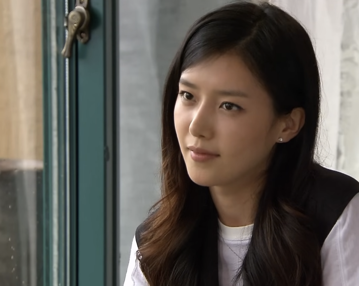 Han Yu-joo, played by Chae Jung-an in the 2007 series "Coffee Prince" (YouTube)
