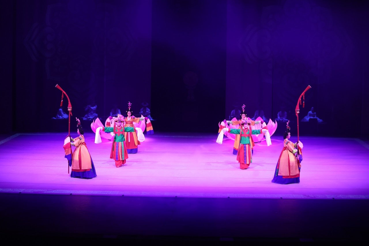 South Korean artists perform “The Palace,” a production drawing on traditional Korean court dance, at Yeak-dang Hall at the National Gugak Center in Seoul on Friday as part of the Russia-Korea Festival of Culture and Arts. (Russian Embassy in Seoul)