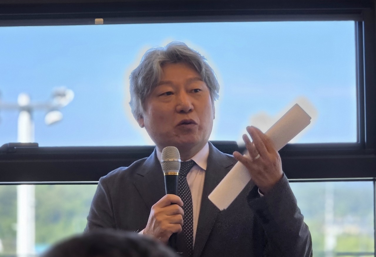 유정훈 한국도로공사 사장이 22일 세종시를 찾아 국토교통부 출입기자단과 간담회를 갖고 “B2C 서비스에 소홀함이 없도록 노력하겠다”고 강조하고 있다.
