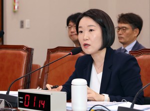 국회 산자중기위, 이소영 후보자 청문보고서 채택…野는 ‘부적격’ 의견 (종합)