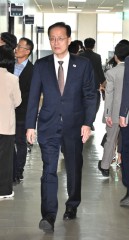 [헤럴드pic] 국회 재경위 참석하는 이형일 부총리
