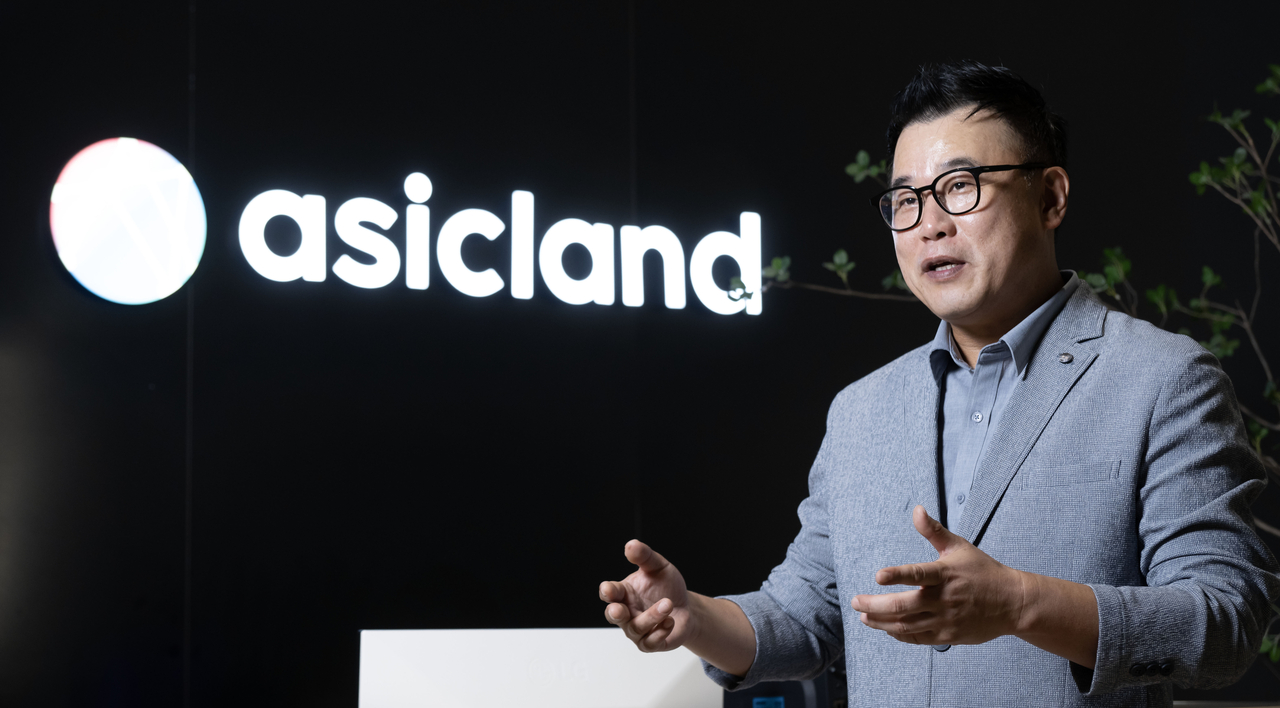 이종민 에이직랜드 대표이사가 지난 14일 오전 경기도 수원시 에이직랜드 본사에서 헤럴드경제와 인터뷰를 하고 있다. 수원=임세준 기자