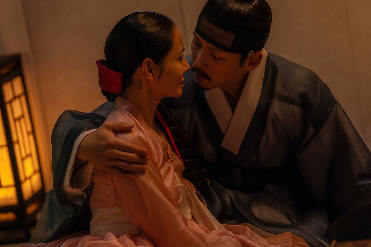 "The Scandal," starring Son Ye-jin (left) and Ji Chang-wook (Netflix)