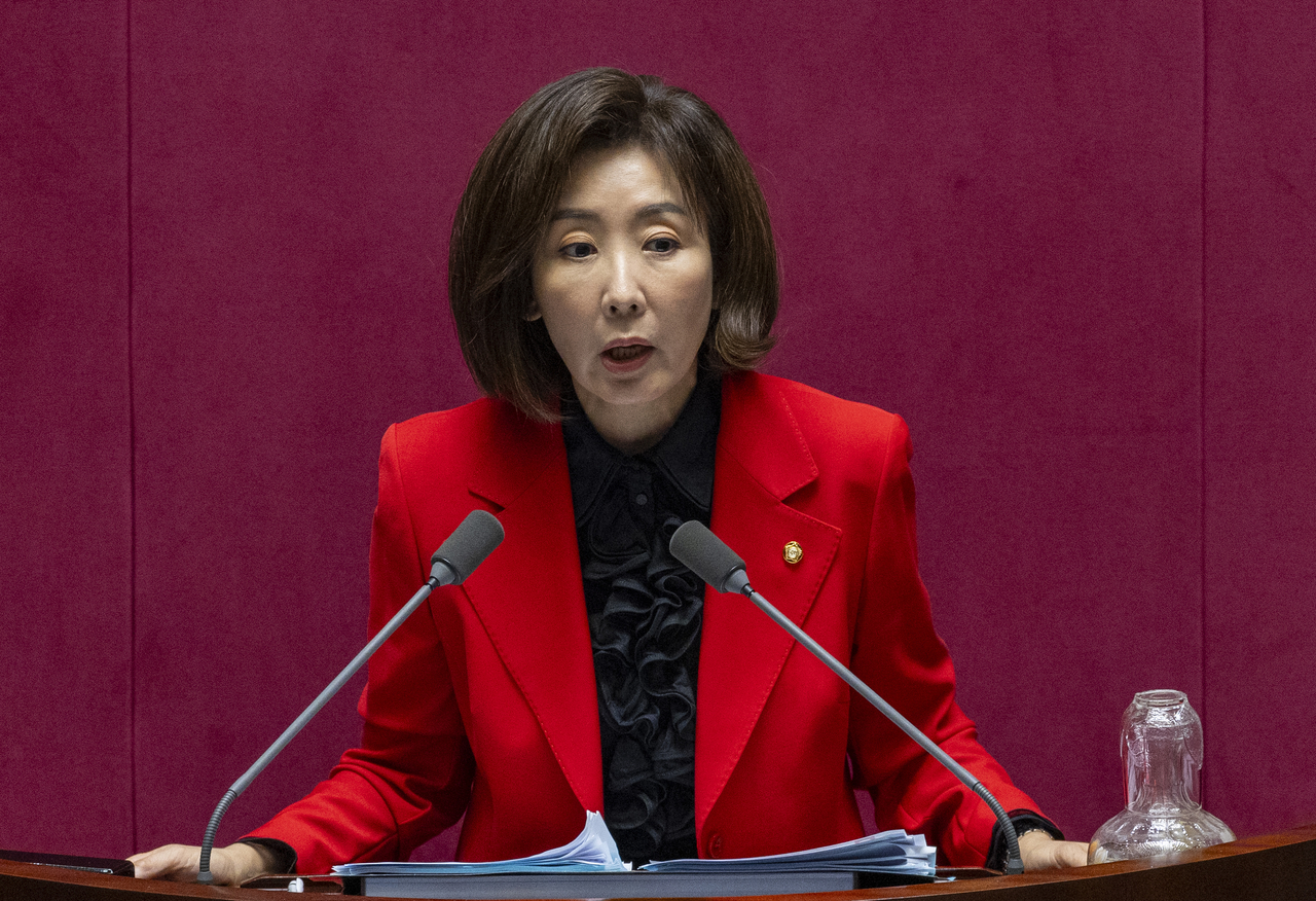 나경원 국민의힘 의원은 23일 정부가 ‘내란 사건 특별수사본부’ 구성을 검토 중인 것으로 알려진 데 대해 정적 탄압용이라고 비판했다. 나 의원이 지난 9일 국회 본회의에서 정치 분야 대정부 질문에 나선 모습. [연합]