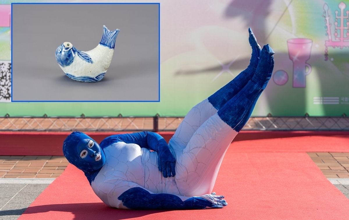 Jeon Eun-seul, winner of the grand prize at the National Museum of Korea's 2026 costume contest, recreates a Joseon-era carp-shaped water dropper. (National Museum of Korea)