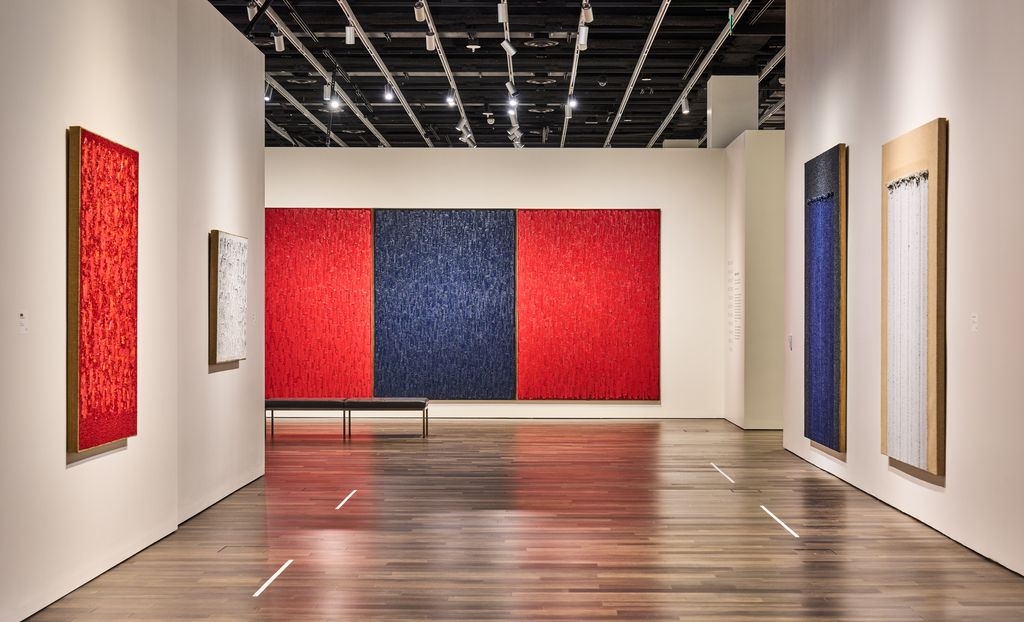 An installation view of "Ha Chong-hyun: Retrospective" at the Asian Art Museum in San Francisco (Asian Art Museum of San Francisco)