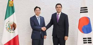 NTS chief calls for tax support for Korean firms in Mexico