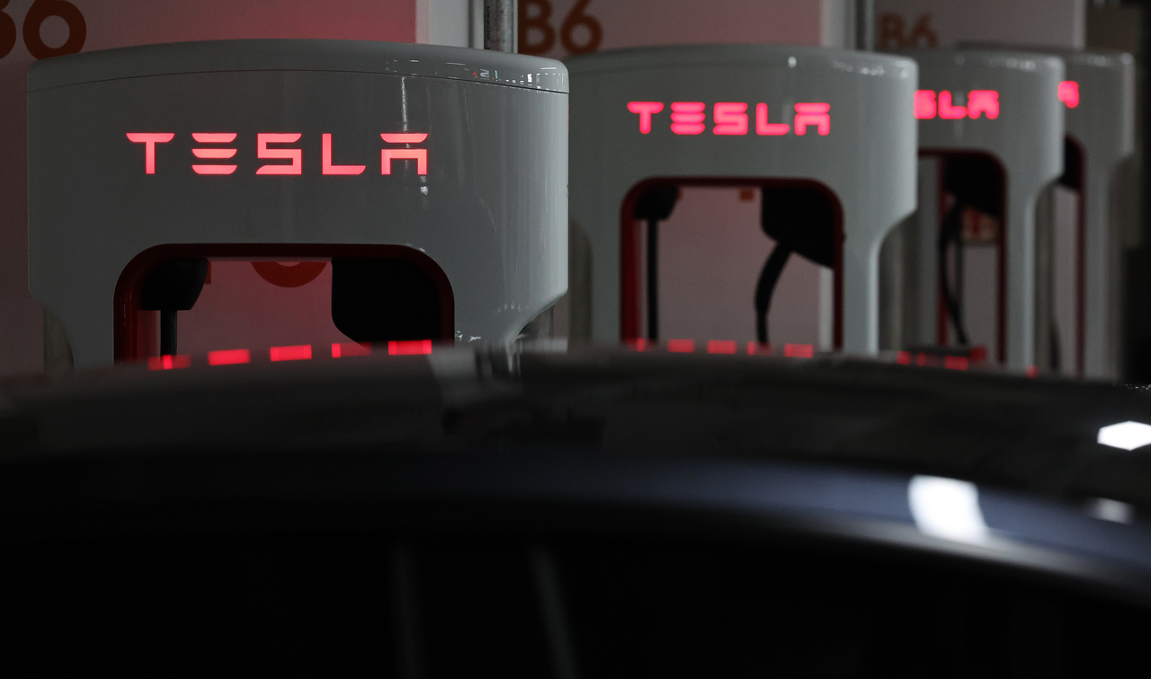 Tesla faces trial over racial slurs, pay discrimination at California factory