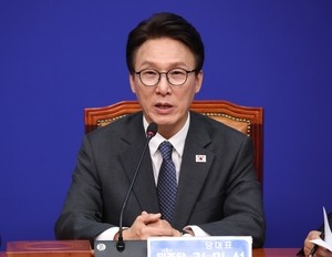 김민석, ‘조희대 탄핵’ 요구에 “국민 이해·설득 과정 밟아가겠다”