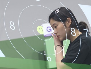 추가은, 한국 사격 첫 금…AG 데뷔전서 금·은