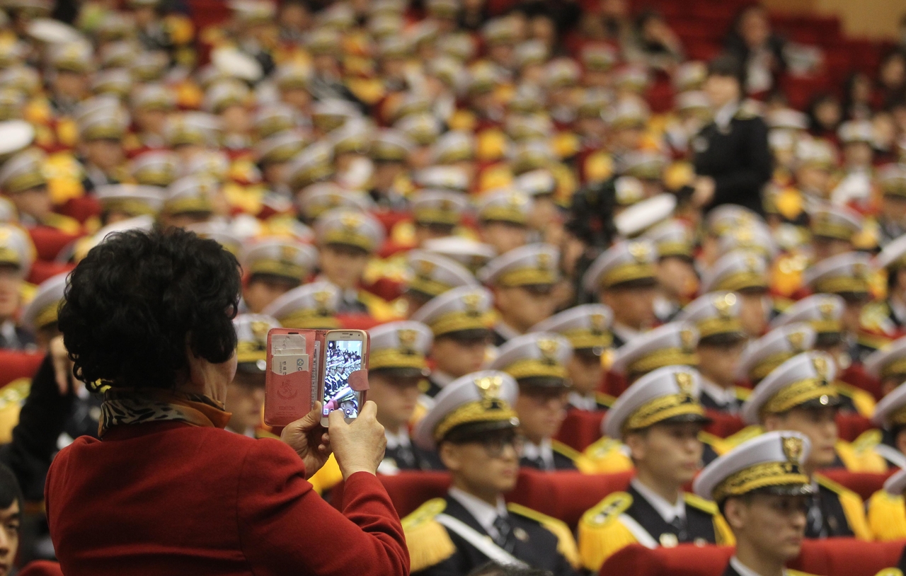 Students attend the entrance ceremony for the 36th class of the Korean National Police University in Asan, South Chungcheong Province, in February 2016. It was the first official event held after the university relocated from Yongin, Gyeonggi Province, to Asan. [Yonhap]