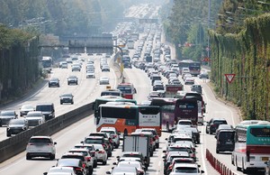 Highways jammed as Chuseok holiday travel begins