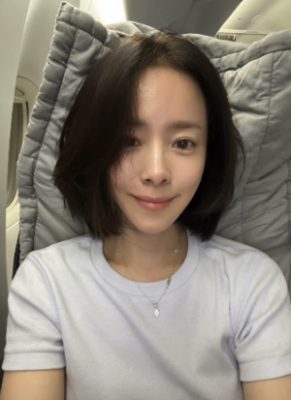 ‘결별설 부인’ 한지민, 추석 맞아 어딘가로 떠났나…비행기서 전한 안부