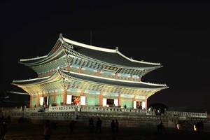 日 역사유적 관람료 ‘수입 2배’…한국 궁궐은 21년째 ‘커피 한 잔 값’
