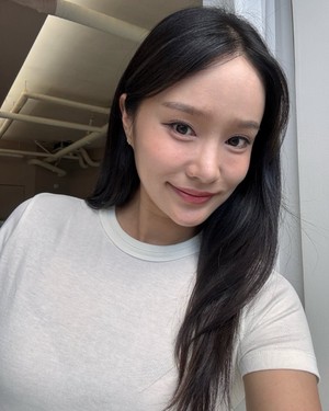 [뮤즈이슈]“마음 편치 않아” 헤이지니, 아픈 둘째 두고 가족여행 논란 당시 심경