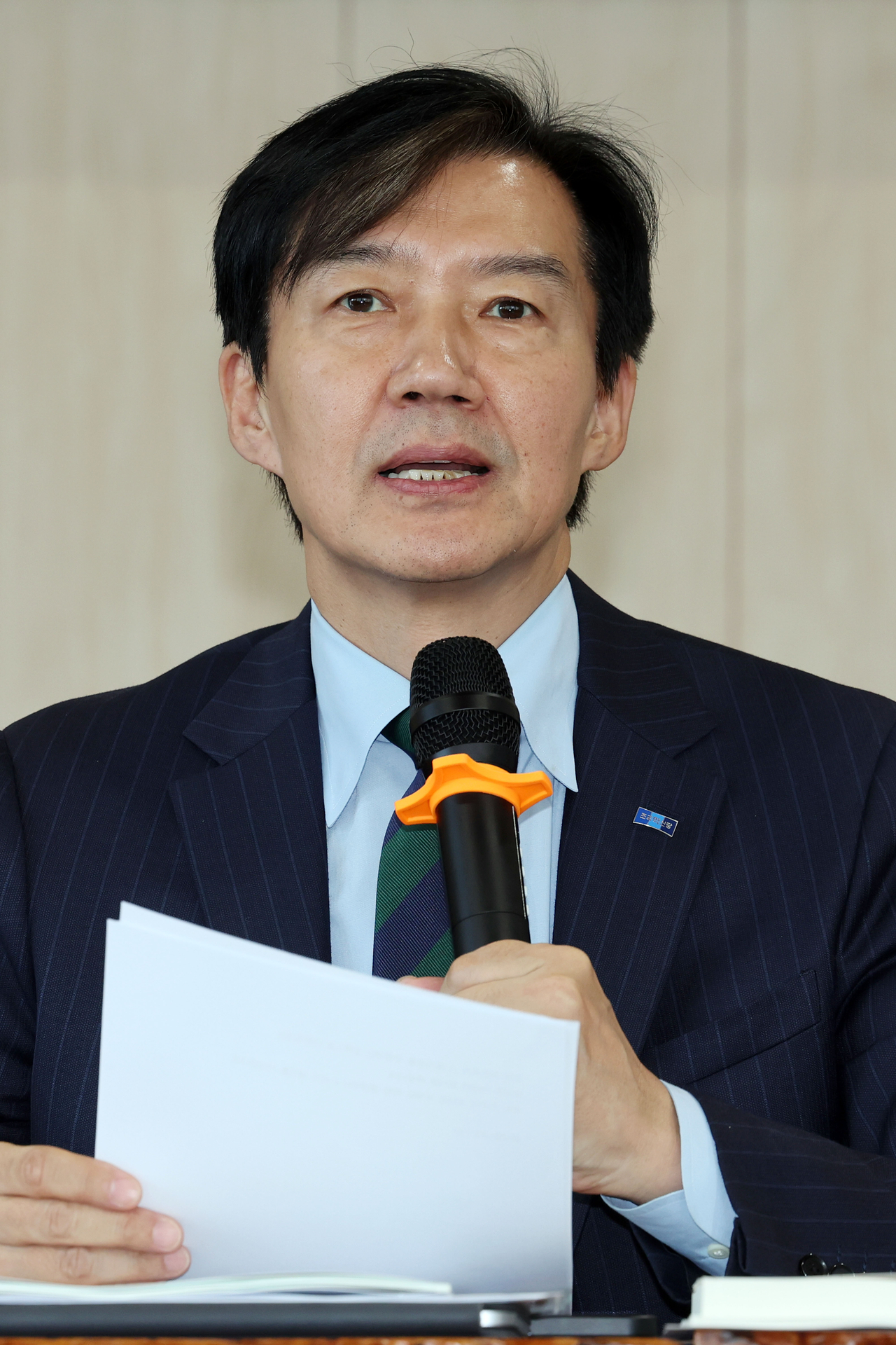 Cho Kuk, head of the Rebuilding Korea Party's policy research institute, speaks at a policy forum on strategies for the Honam semiconductor cluster, held at MSL Prima Art Hall in Buk-gu, Gwangju, South Jeolla Province, on Sept. 3. [Yonhap]