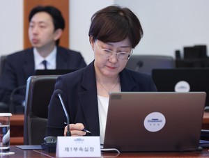 김현지 청와대 제1부속실장 부친상