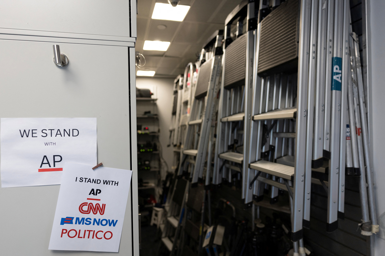 미국 워싱턴DC에서 도널드 트럼프 미국 대통령이 CNN, MS NOW, 폴리티코를 백악관 출입을 금지시켰다.[로이터]