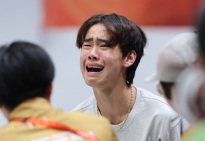 37세 베테랑·17세 고교생 나란히 금빛…韓, 추석 연휴 마지막 날도 웃었다
