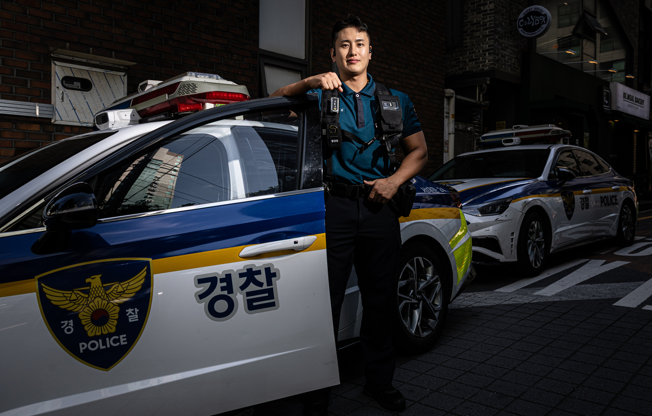 채종선 서대문경찰서 경위가 18일 오전 서울 서대문구 신촌지구대에서 헤럴드경제와 인터뷰를 하기 전 포즈를 취하고 있다. 윤창빈 기자