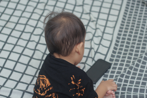 More toddlers under 2 start to use smartphones