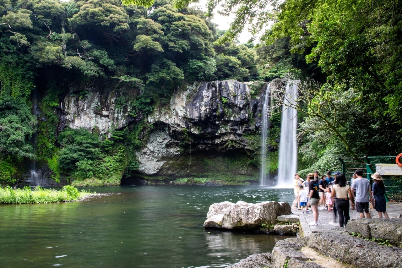 Cheonjiyeon Falls (Korea Tourism Organization)