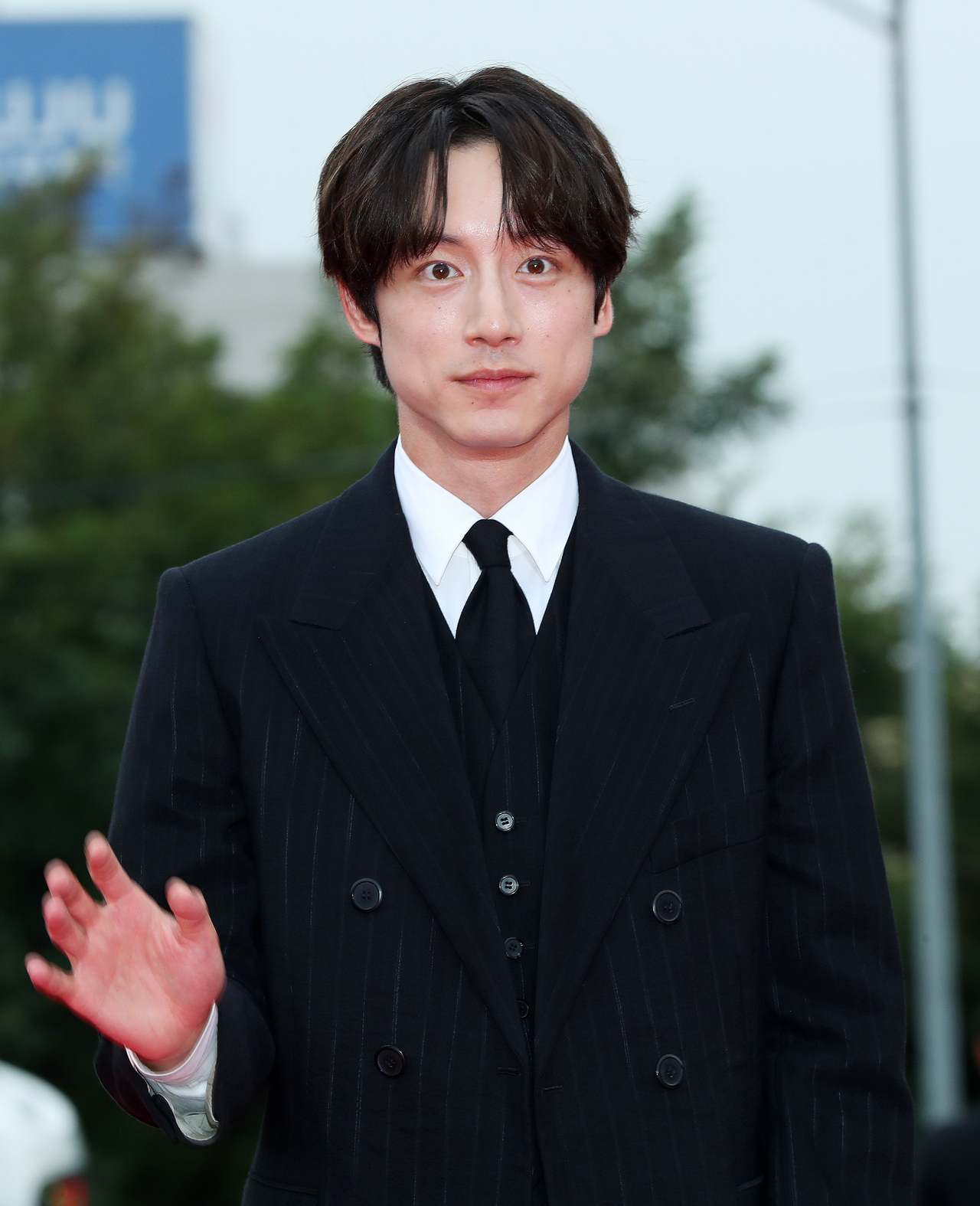 배우 사카구치 켄타로가 2일 오후 서울 영등포구 KBS에서 열린 2025 서울드라마어워즈에서 레드카펫을 밟고 있다. 2025.10.02. [뉴시스]