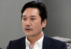 JK김동욱, ‘암살자(들)’ 저격…“암 유발자(들)”