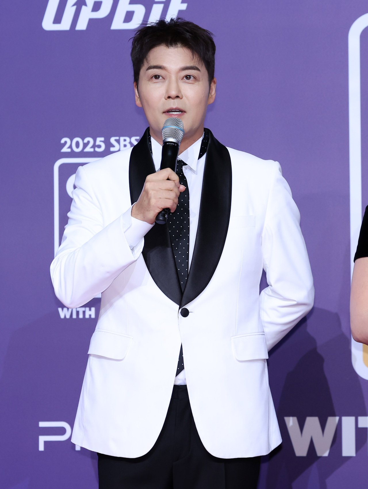Broadcaster Jeon Hyun-moo. [Newsis]