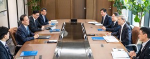 [헤럴드pic] 한국은행 방문한 이형일 부총리